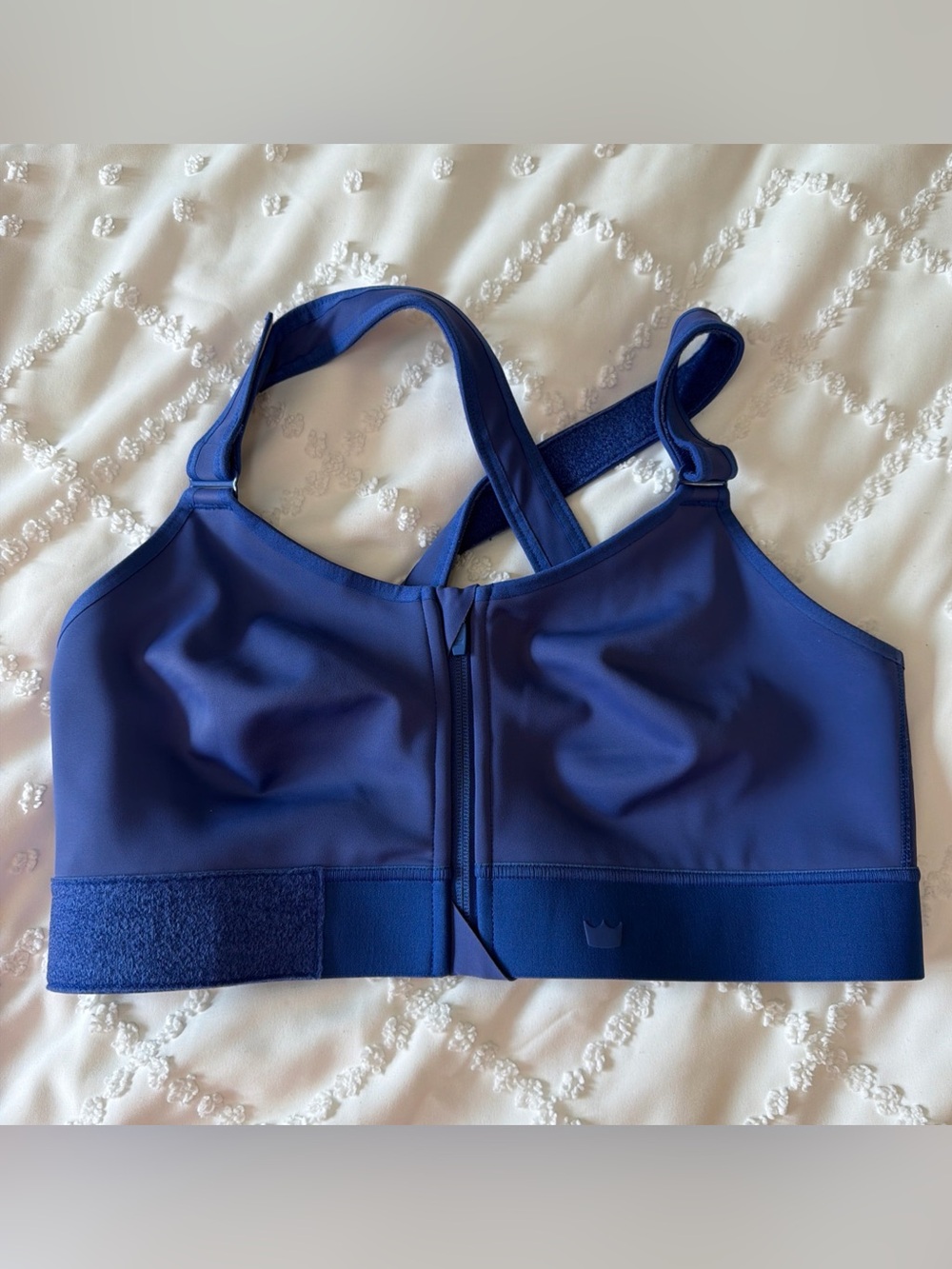 Shefit Flex Women’s Sports Bra Size 2 Luxe Preowned Adjustable Blue Embossed